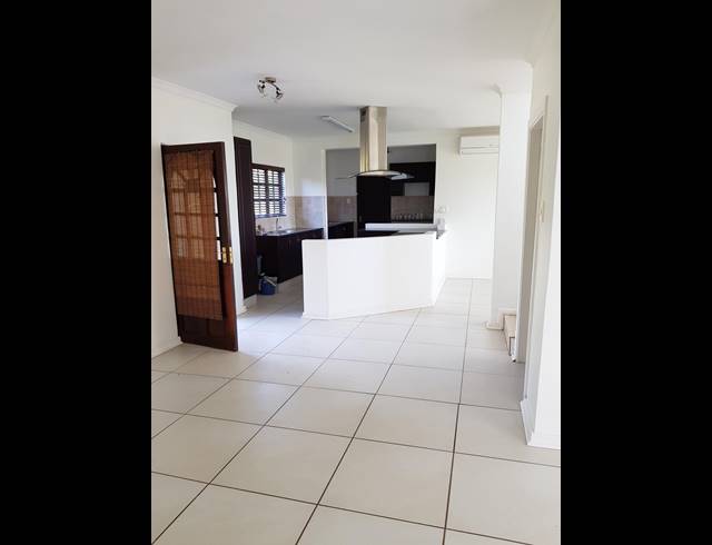 3 BEDROOM FREEHOLD SOLD IN CLIFTON HILL ESTATE